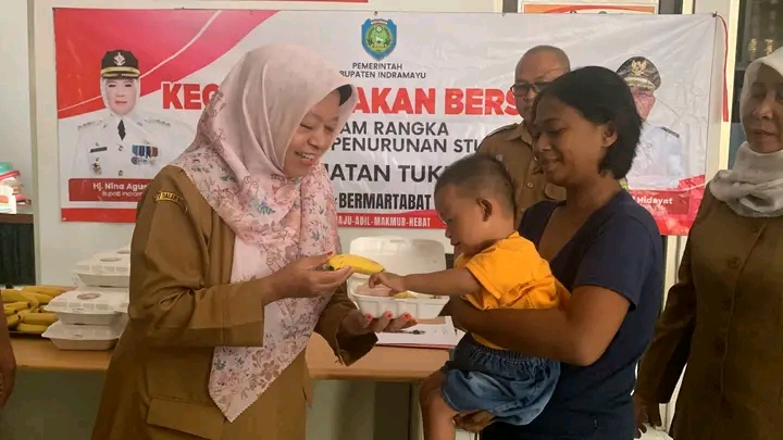 Dampingi Pemenuhan Gizi Stunting, Diskominfo Indramayu Ajak Orang Tua Anak Asuh Daftar KIA