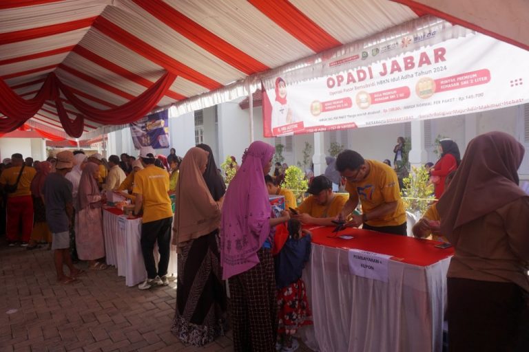 Jelang Idul Adha, Diskopdagin Indramayu Gelar Operasi Pasar Subsidi