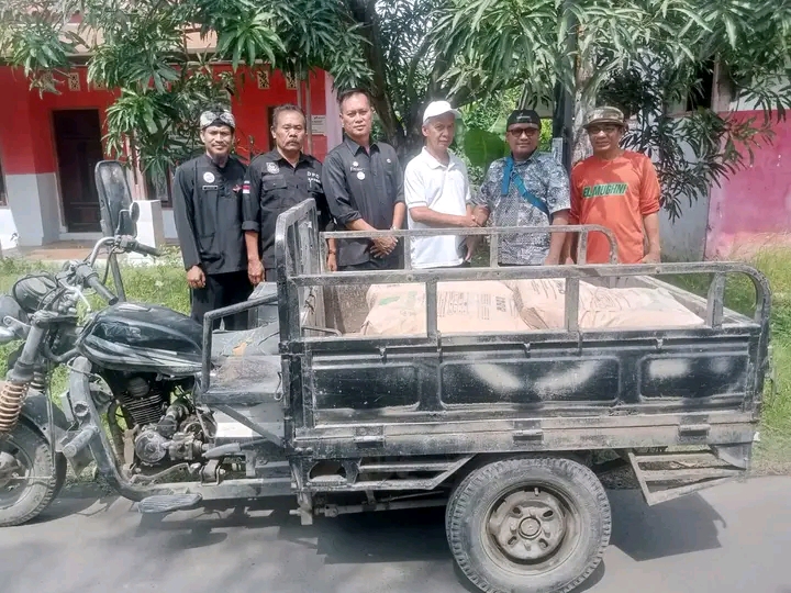 Bupati Indramayu Salurkan Bantuan Pembangunan Masjid dan Mushola di Desa Sukareja