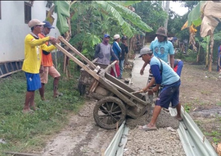 Pemdes Arahan Lor Gunakan DD Tahap 1 Untuk Pembangunan Jalan Cor Beton