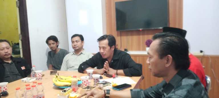 Calon Wakil Bupati Ali Wardana Silaturahmi ke Sekretariat Keluarga Besar KIRAB Wiralodra