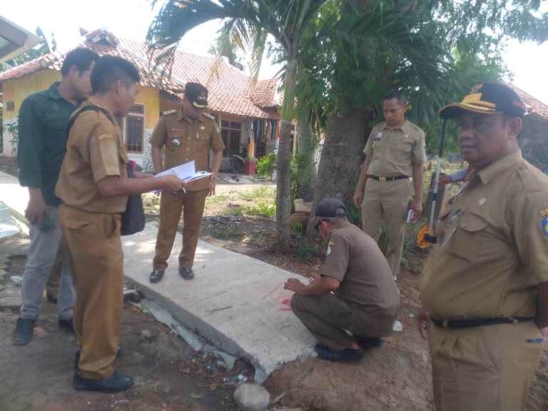 Pemdes Pranggong Realisasikan DD Tahap I Untuk Tingkatkan Jalan Lingkungan Cor Beton