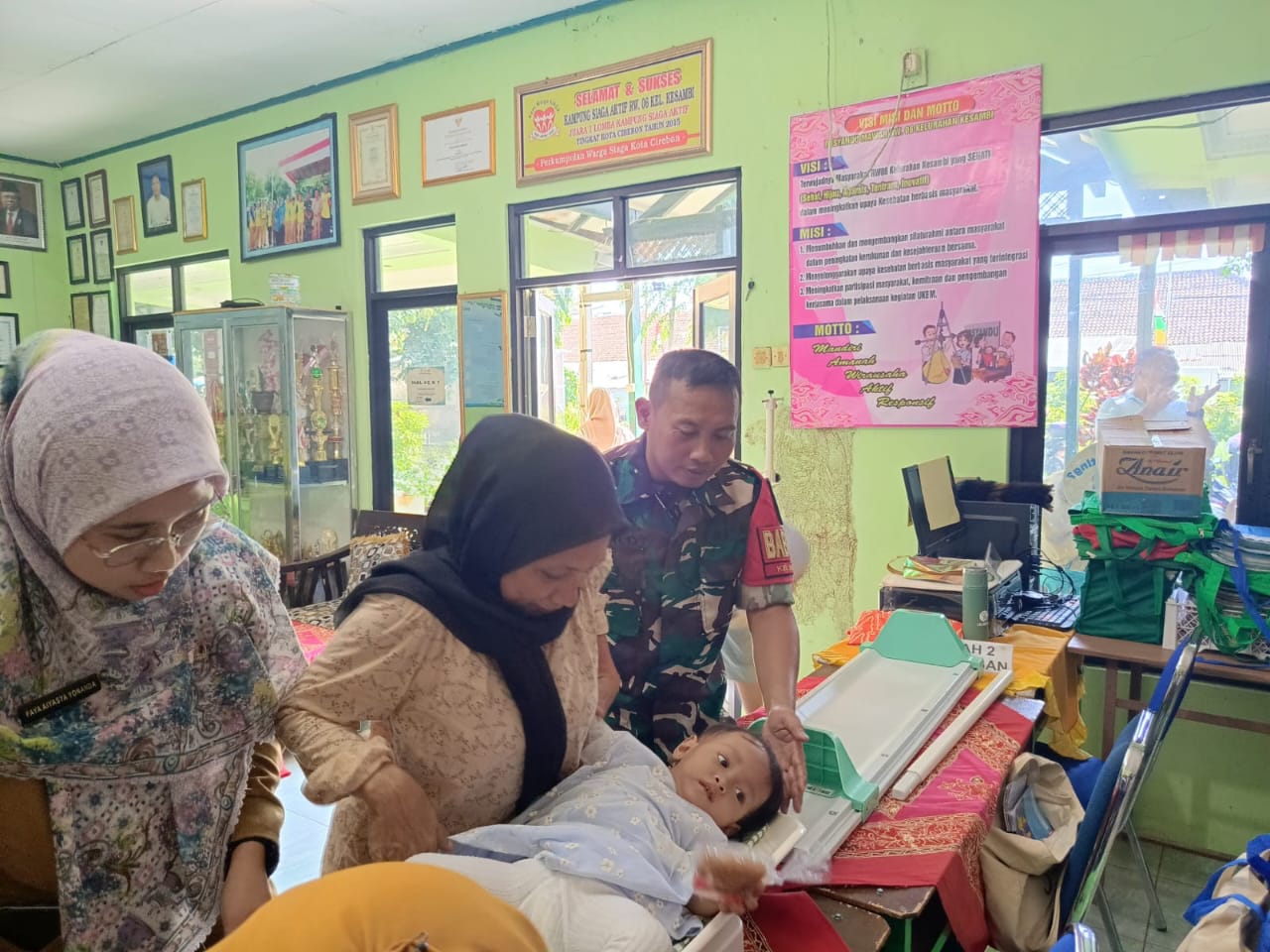 Partisipasi Babinsa Kesambi Dalam Pendampingan Kegiatan Posyandu Cegah Anak Stunting