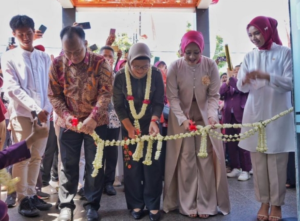 Bupati Nina Agustina Resmikan Klinik Mitra Sehat Medika dan Maksimalkan Cakupan Layanan Kesehatan