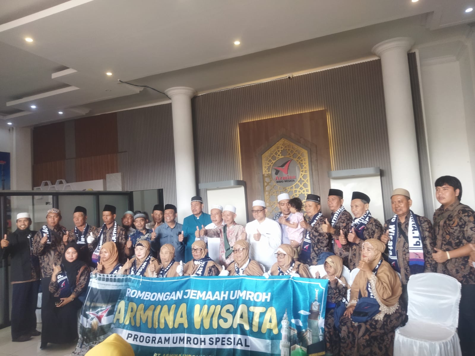 PT. Armina Indo Wisata Memberangkatkan 22 Jamaah Umroh dari Berbagai Daerah