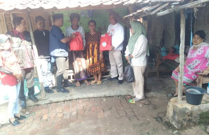 I-CETA, Kecamatan Lelea Gercep Sambangi Rumah Sanudin Penderita Lumpuh