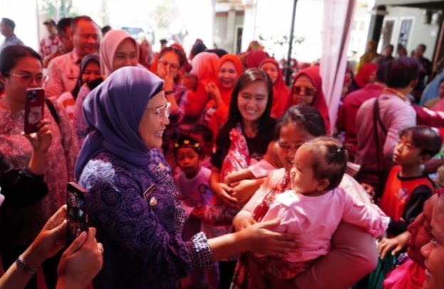 Maksimalkan Fungsi dan Peran Posyandu, Bupati Nina Agustina Resmikan Posyandu Jeruk Keprok