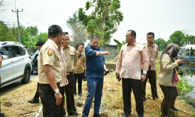 Antisipasi Banjir: Pjs. Bupati Indramayu Gercep Pantau Drainase dan Operasi Pompa Air