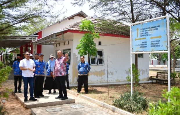 Kunjungi TPA Pecuk, Pjs. Bupati Indramayu Pastikan Pengelolaan Sampah Berbasis Ekosistem Tingkatan Kualitas Lingkungan