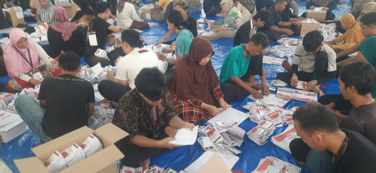 KPU Kabupaten Indramayu Telah Tuntaskan Masalah Ratusan Surat Suara Yang Rusak