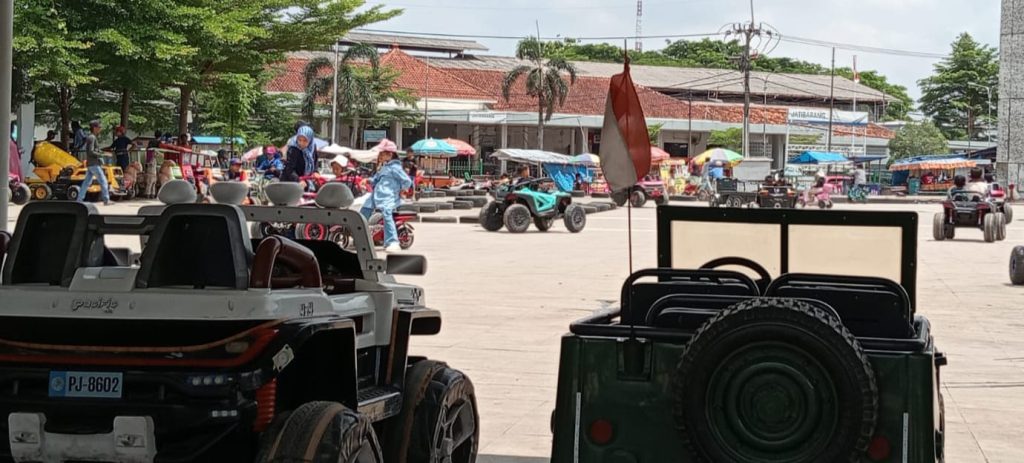 Jelang Libur Akhir Sekolah, Anak-anak Memilih Libur di RTH Jatibarang