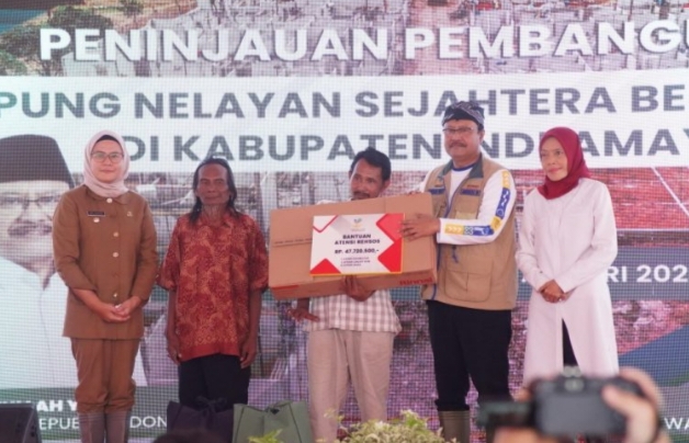 Mensos dan Bupati Indramayu Tinjau Progres Pembangunan Kampung Nelayan Sejahtera Bermartabat Eretan Kulon, Gus Ipul: Jadi Role Model Nasional