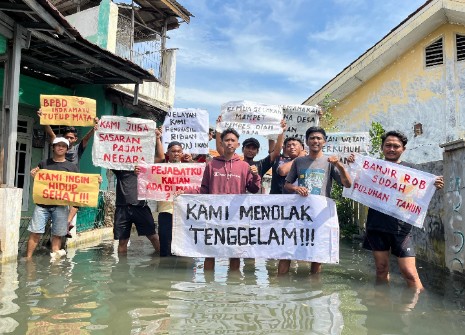 Warga Pesisir Eretan Indramayu di Tengah Bencana Rob: Kami Menolak Tenggelam