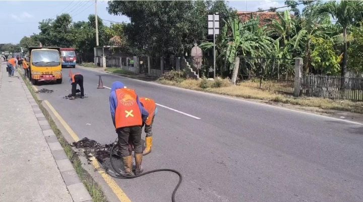 Perbaikan Jalan Berlubang di Jalur Pantura Indramayu, Ditargetkan Selesai Sebelum Lebaran