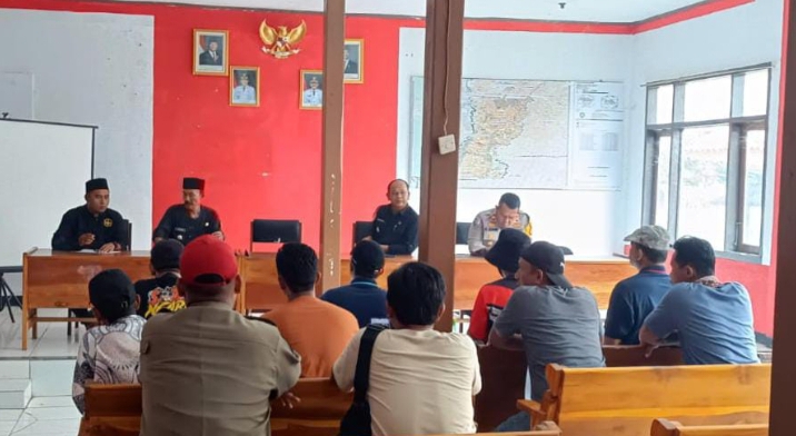 Warga Sukaslamet Minta Transparansi Dana Desa