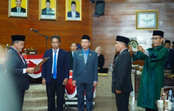 Rapat Paripurna DPRD Kukuhkan Carwan Sebagai Pengganti Antar Waktu, Bupati Indramayu: “Perkuat Sinergi Eksekutif dan Legislatif”