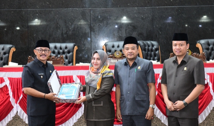 Wabup Syaefudin Sampaikan Nota Penjelasan Bupati Terhadap Raperda RPJMD 2025-2029 Di Hadapan DPRD Kabupaten Indramayu