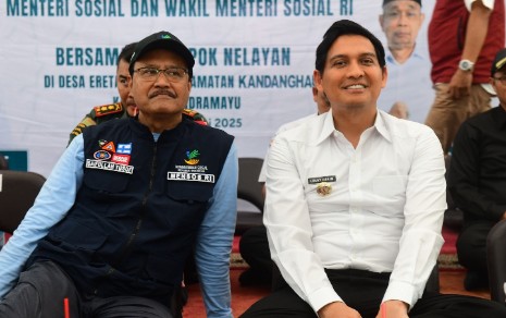Mensos Gus Ipul Dengarkan Aspirasi Nelayan Eretan Indramayu
