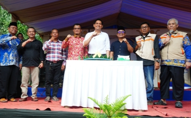 Hadiri HUT ke 2, Bupati Lucky: Hipraksi Indramayu Tumbuhkan Generasi Religius Lewat Khitan Massal