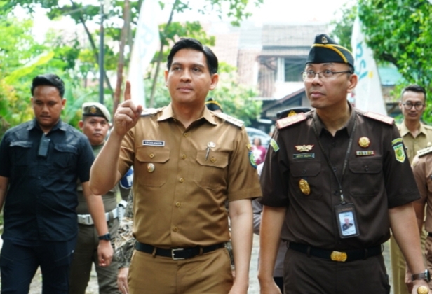 Bupati Lucky Hakim dan Kajati Jabar Groundbreaking Pembangunan Mess Pegawai dan Rumah Dinas Kejaksaan Negeri Indramayu