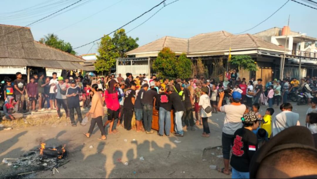 Aksi Unjuk Rasa Jilid Dua di Desa Sukaslamet Berakhir Ricuh