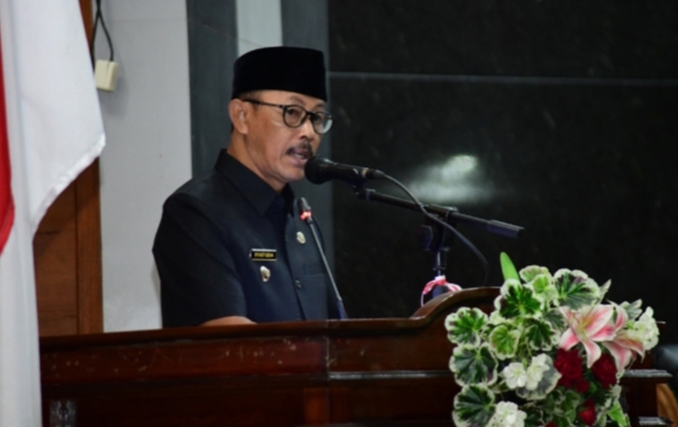Bupati Indramayu Sampaikan Jawaban Atas Pemandangan Umum Fraksi DPRD Terhadap 6 Raperda