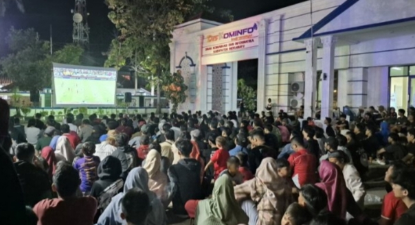 Meluber! Ratusan Warga Indramayu Nobar Final ASEAN U-23 Mandiri Cup 2025 di Kantor Diskominfo