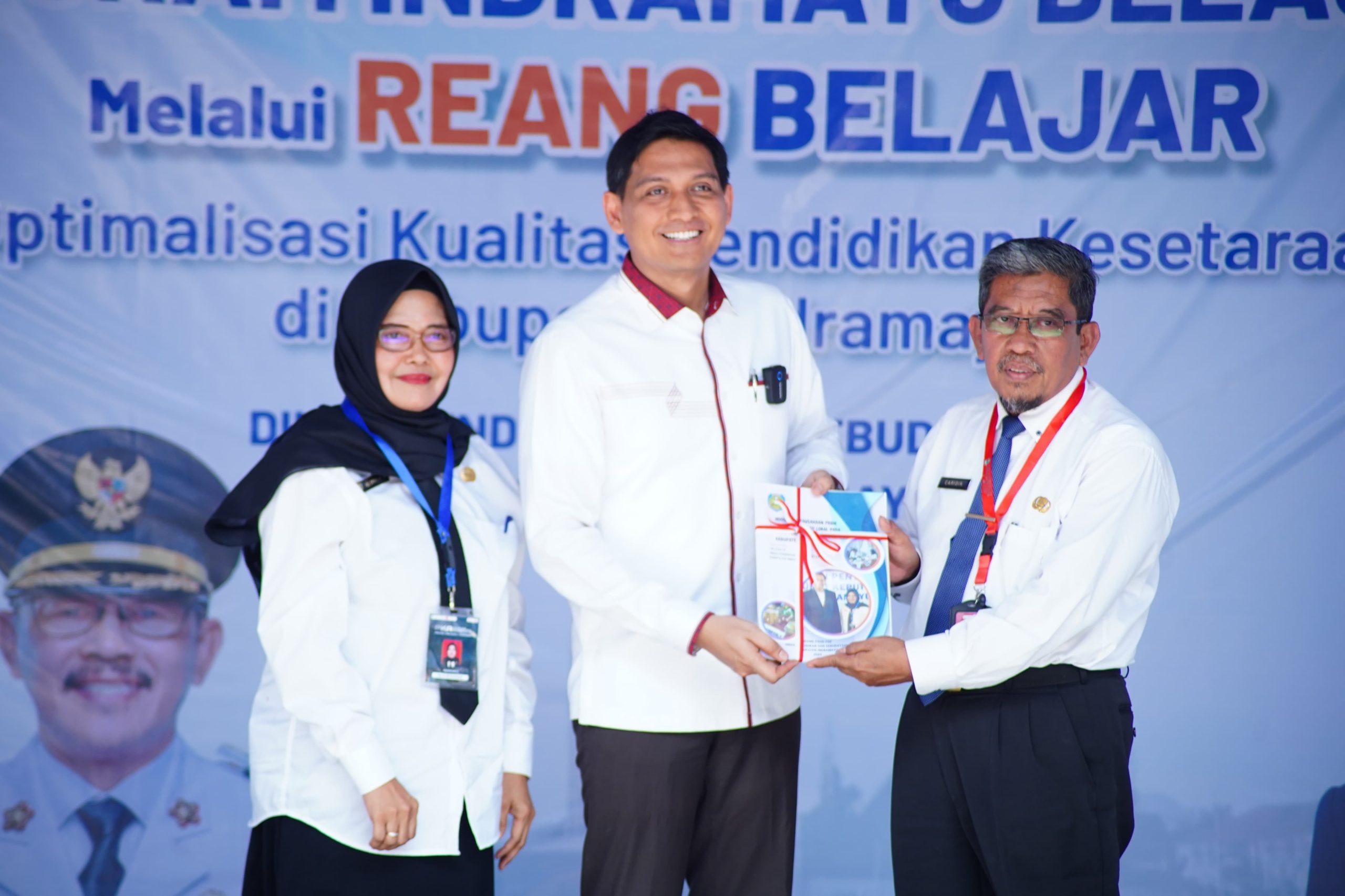 Bupati Luncurkan Program “Indramayu Belajar”: Pendidikan untuk Semua, Tanpa Batas Usia