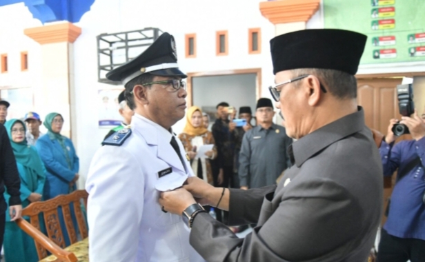 Somarih Resmi Dilantik Jadi Kuwu Desa Karanganyar, Harus Berikan Pelayanan Terbaik