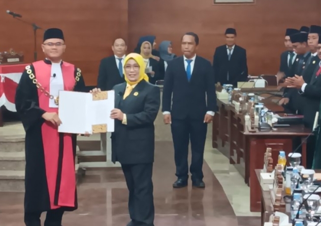 Hj. Nurhayati Resmi Menjadi Ketua DPRD Kabupaten Indramayu PAW 2024-2029