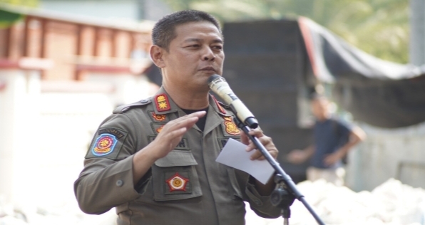 Tegakkan Perda Mihol, Satpol PP Kab. Indramayu Musnahkan Ribuan Botol Mihol dan Rokok Tanpa Cukai