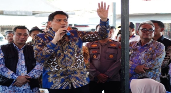 Kunjungi Wilayah Gantar, Bupati Lucky Hakim Perhatikan Daerah Perbatasan