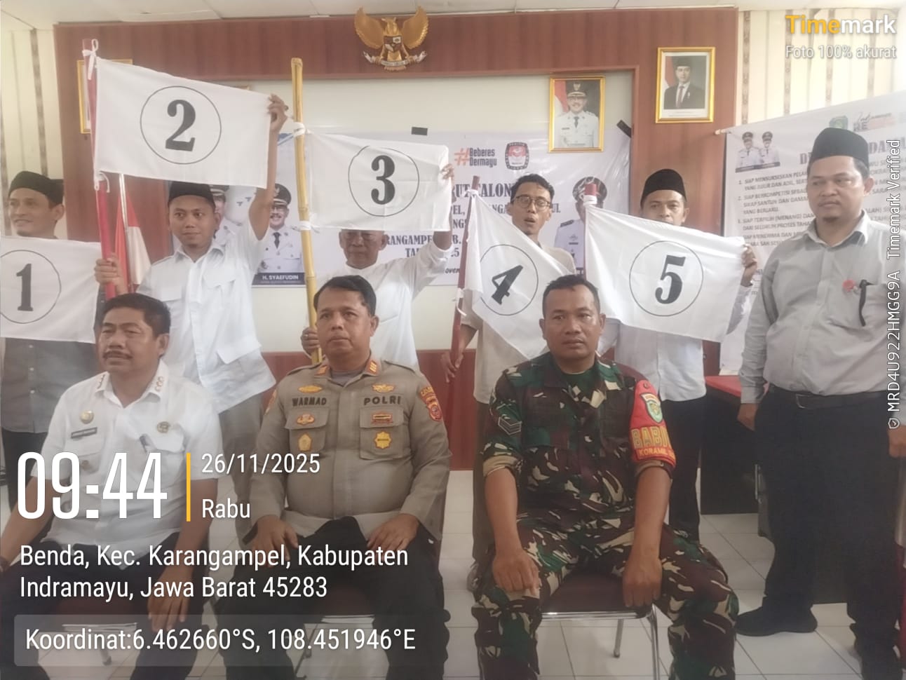 Pengundian No Urut Calon Kuwu dari 2 Desa di Kecamatan Karangampel.