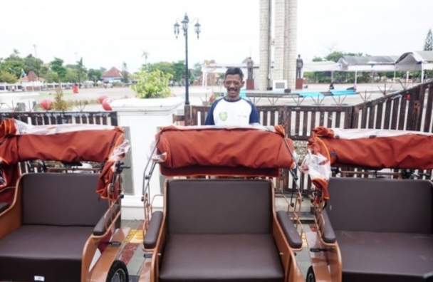 Becak Listrik Buka Harapan Baru Tukang Becak Indramayu