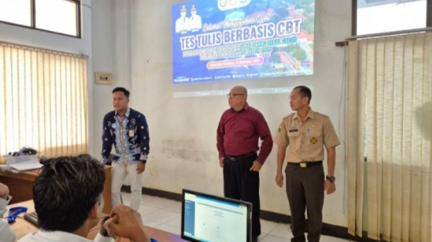 Cari Pemimpin Desa Berkualitas, Bakal Calon Kuwu di Indramayu Jalani Tes Akademik