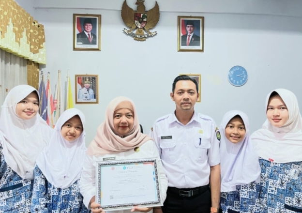 SMPN 4 Sindang Raih Penghargaan Internasional atas Inovasi The Adventure in Mangrove Forest