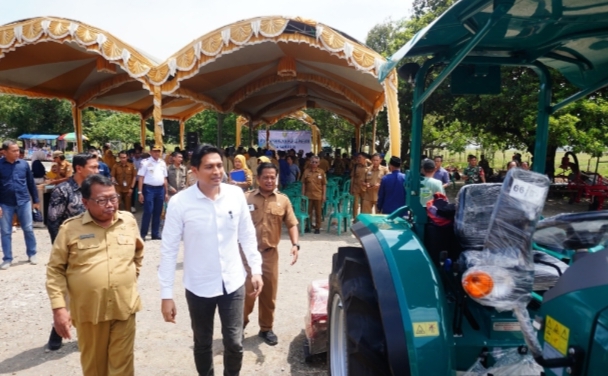 Pencanangan Masa Tanam I, Bupati Lucky Hakim Targetkan Produksi Padi 1,7 Juta Ton