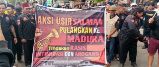 Diduga Bupati Indramayu Tutup Mata, Aliansi Wong Dermayu Bersatu Adakan Demo
