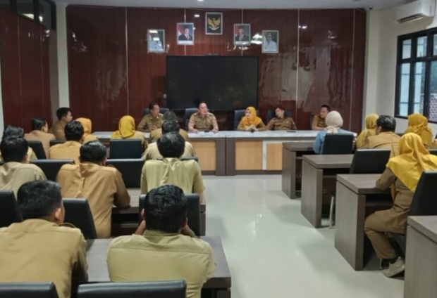 โHari Pertama Bertugas, Kepala Diskominfo Indramayu Bangun Dialog Bersama Staf