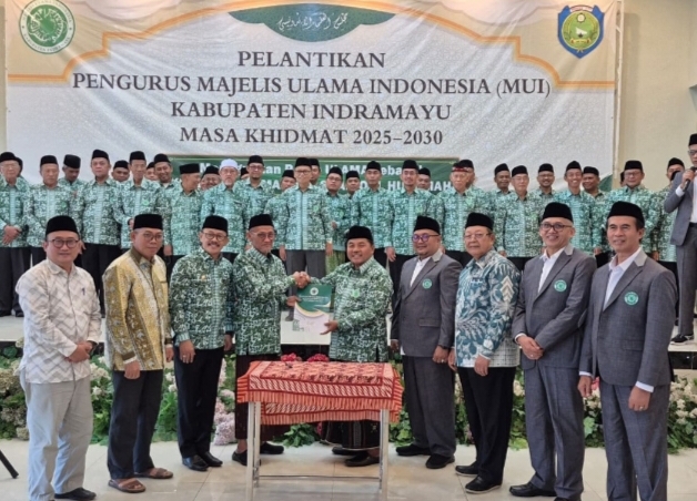 Resmi Dilantik, KH. Syaerozi Bilal Nakhodai MUI Indramayu Periode 2025-2030