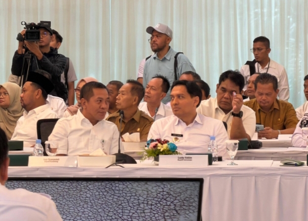 Lindungi Pesisir Indramayu, Bupati Lucky Hakim Hadiri Kick Off Meeting Perlindungan Infrastruktur Pantura Jawa