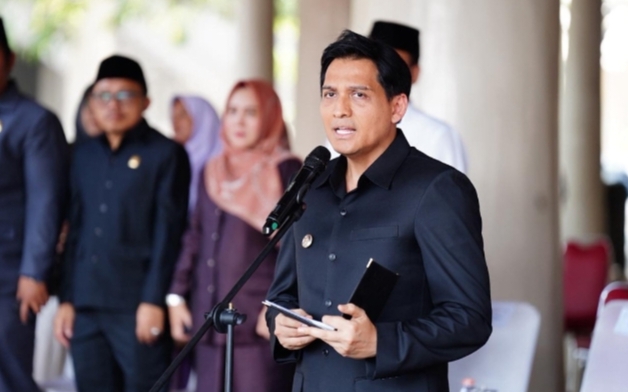 Lepas 194 Calon Jamaah Haji Kloter 38 KJT, Bupati Lucky Hakim Minta Doa Agar Kabupaten Indramayu Lebih Maju dan Berkah