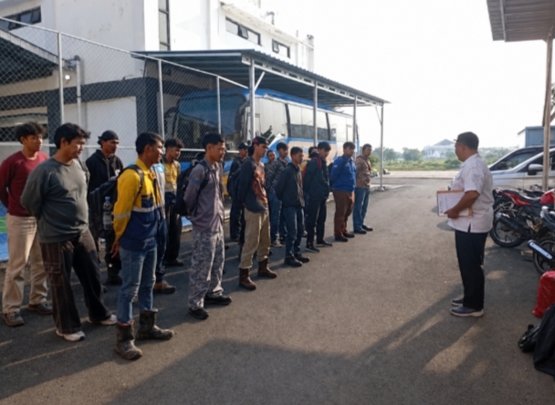 Cetak SDM Unggul, PLN Nusantara Power dan Kecamatan Sukra Gelar Pelatihan Welder Bersertifikat